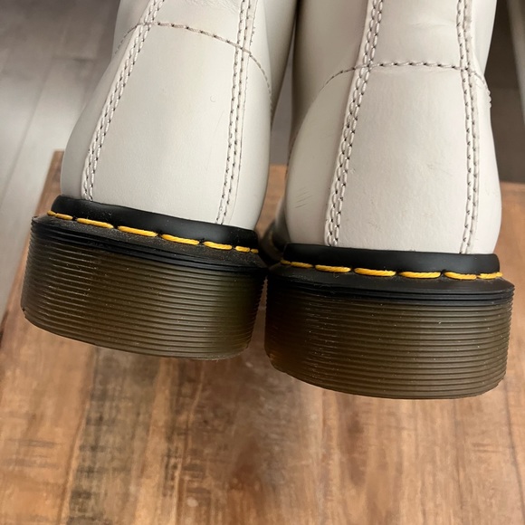 Dr. Martens white leather boots - Picture 9 of 10